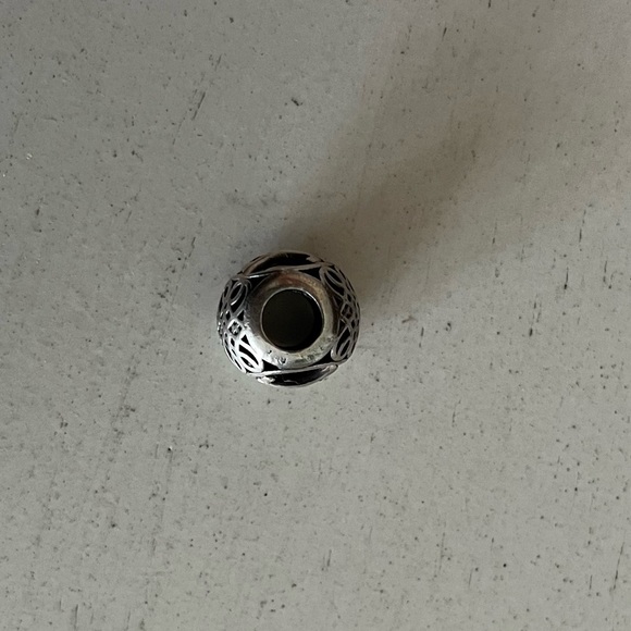 Pandora “N” initial charm - Picture 3 of 3